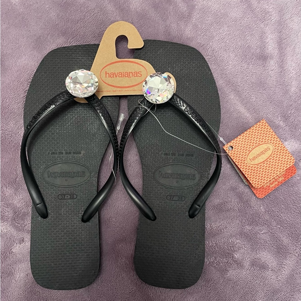 NWT - Havaianas Women’s Black Slim Square Centenary Diamond Flip Flops
